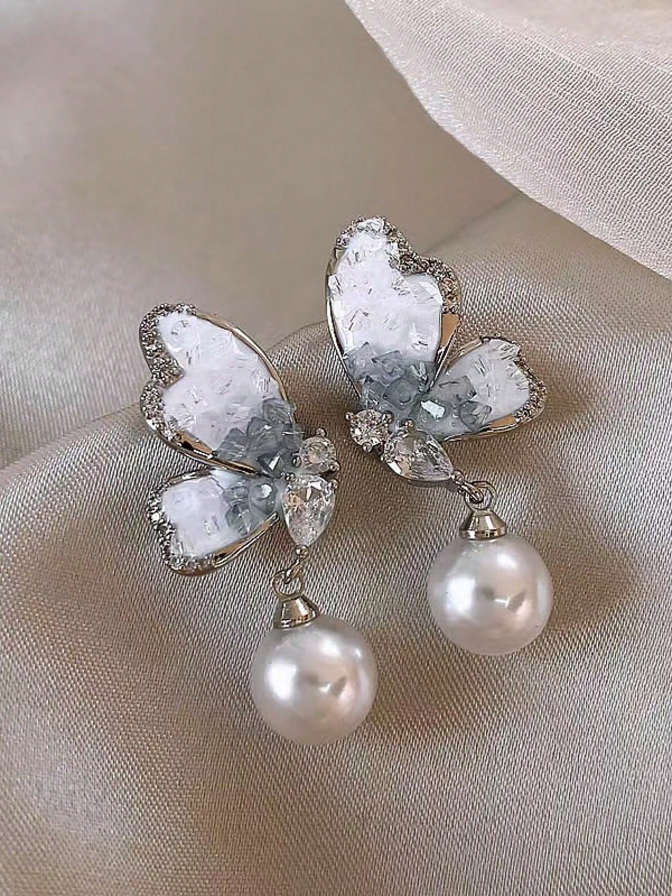 SHEIN Korean Elegant Pearl Flower Vintage Stud Earrings