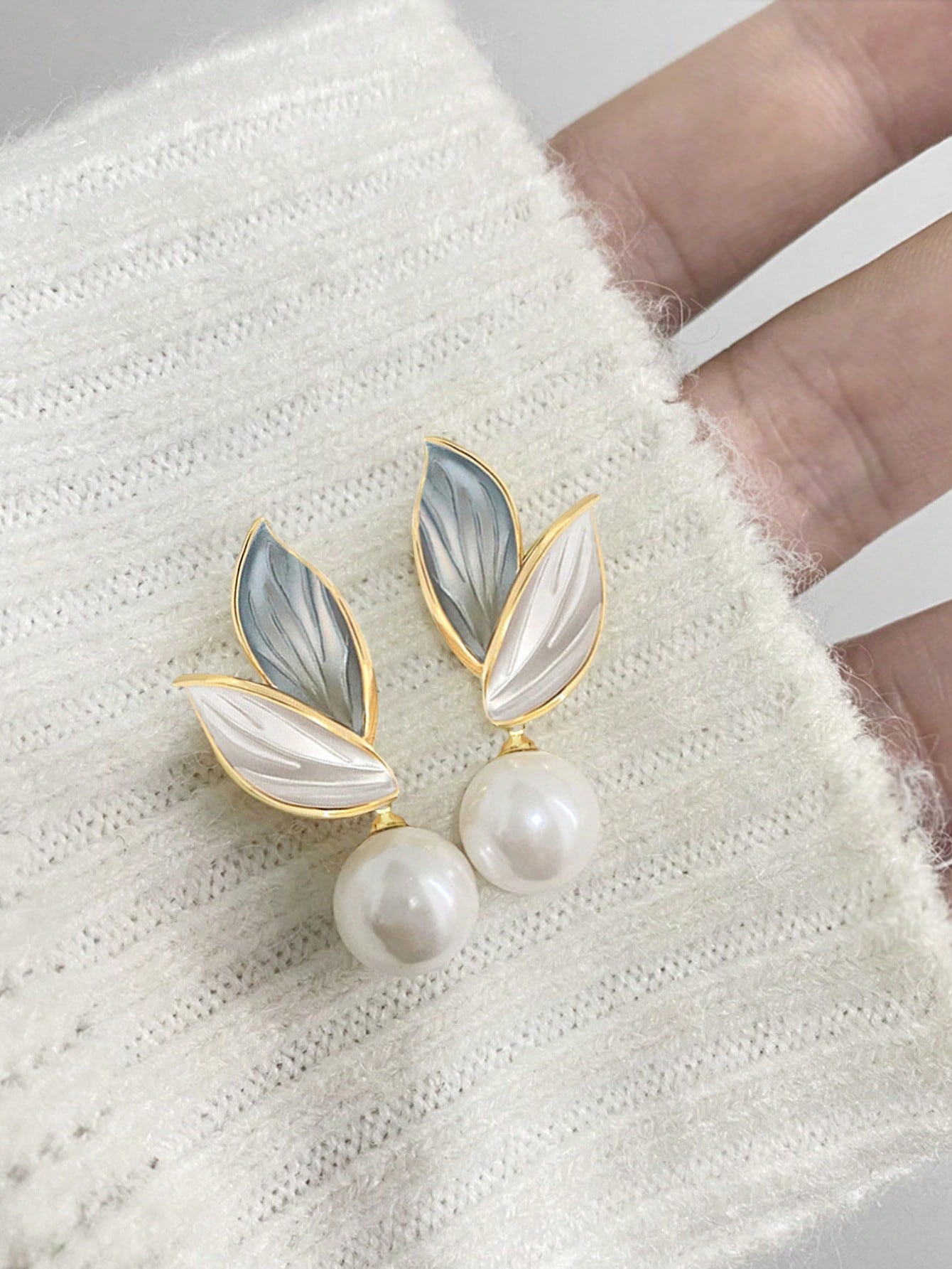 SHEIN Retro Coffee Leaf Faux Pearl Earrings Women