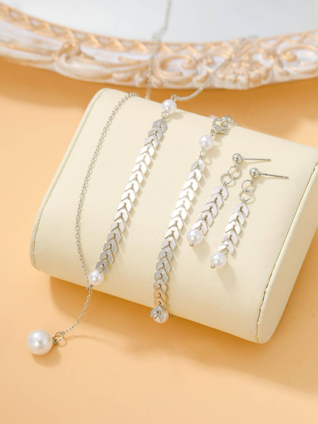 SILVER 4-piece faux pearl embellishment jewelry set (Copy)