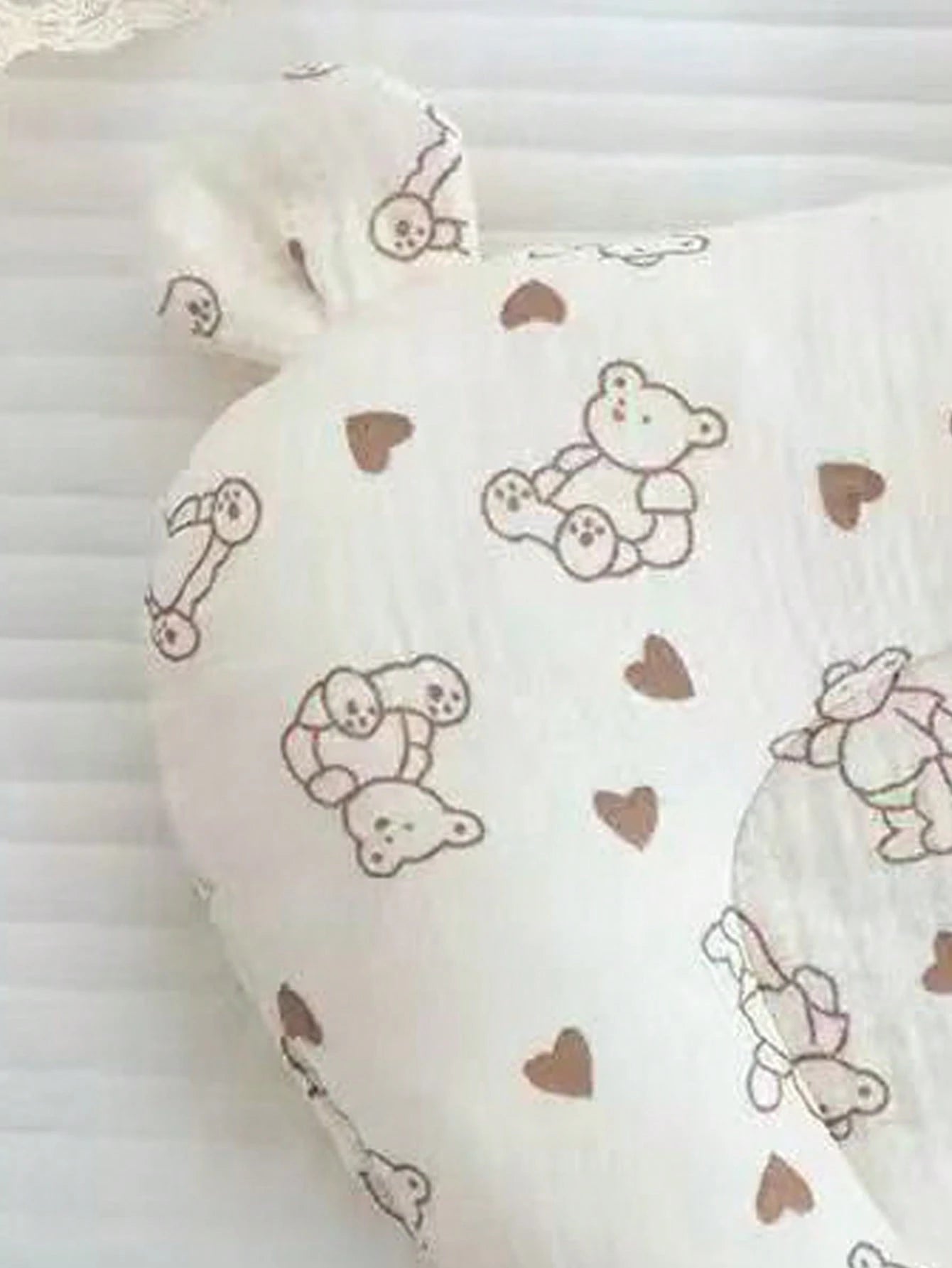 SHEIN Heart-Shaped Bear Pattern U-Shaped Baby Anti-Flat Head Pillow
