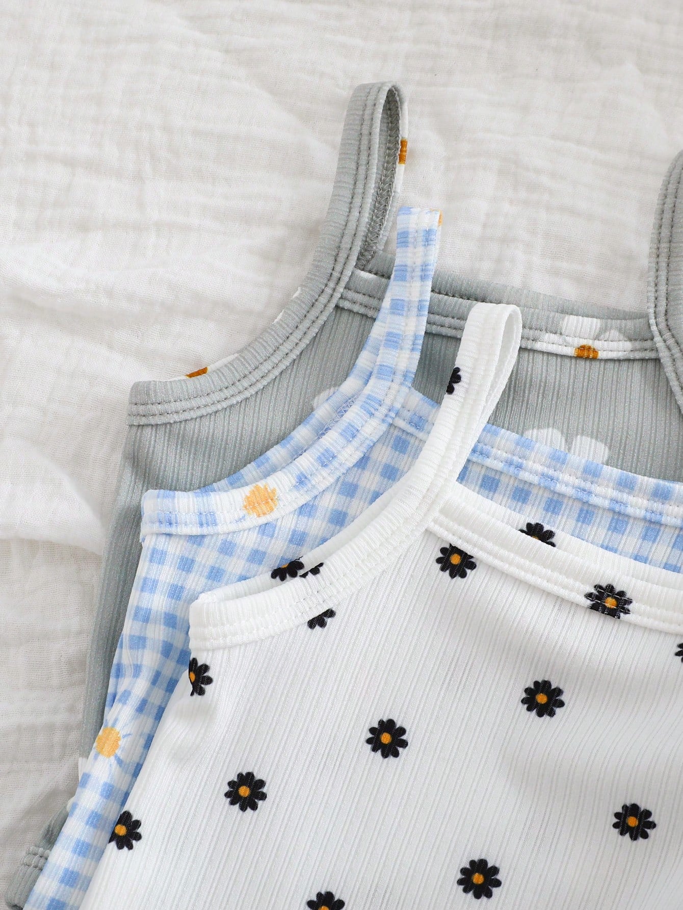 SHEIN 3pcs Newborn Baby Girls Summer Knitted Plaid Floral Bodysuit Set
