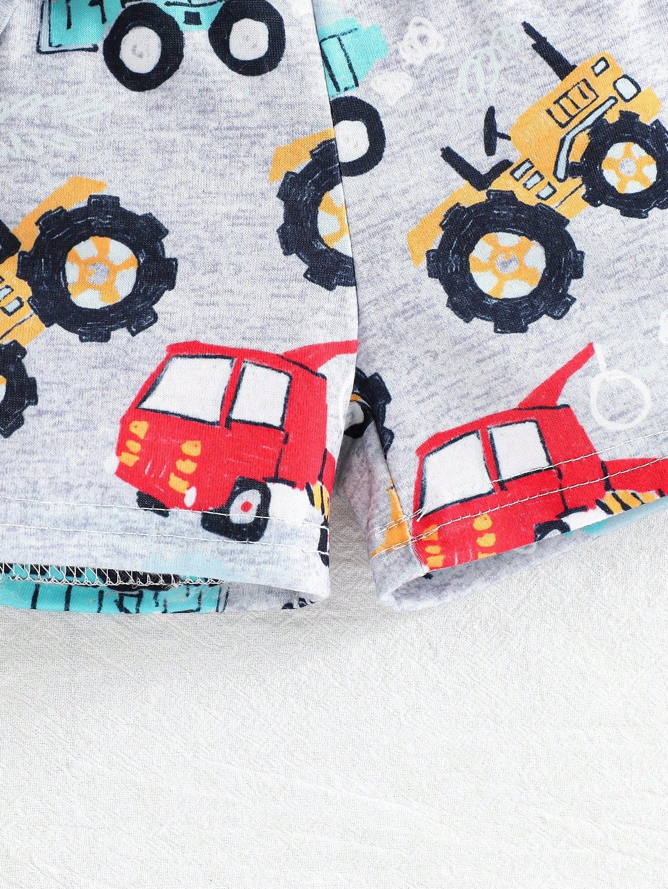 SHEIN Baby Boys Cartoon Car Print Bodysuit and Shorts Summer Set