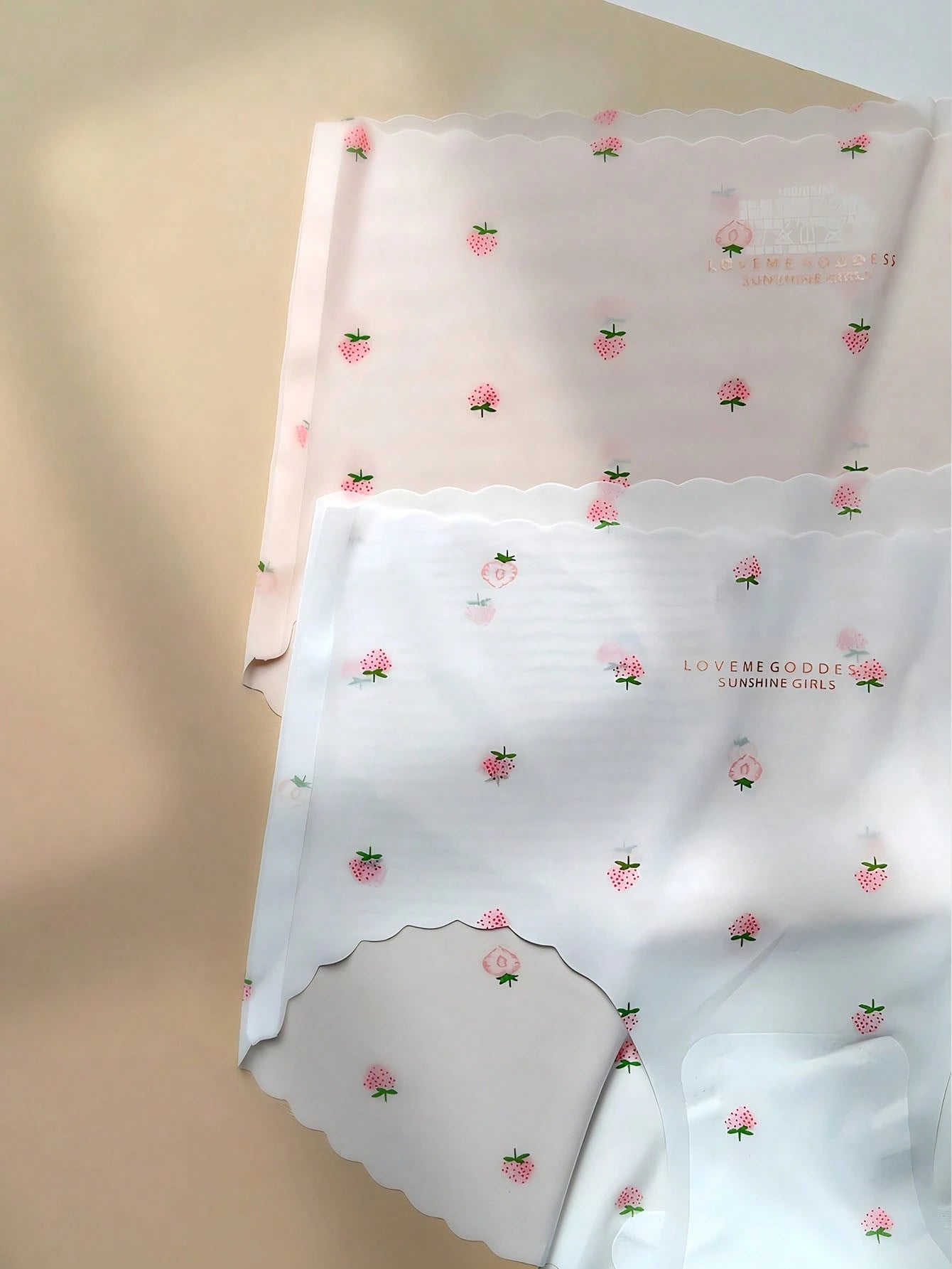 SHEIN 3pcs Women Thin Ice Silk Strawberry Print Panties Set