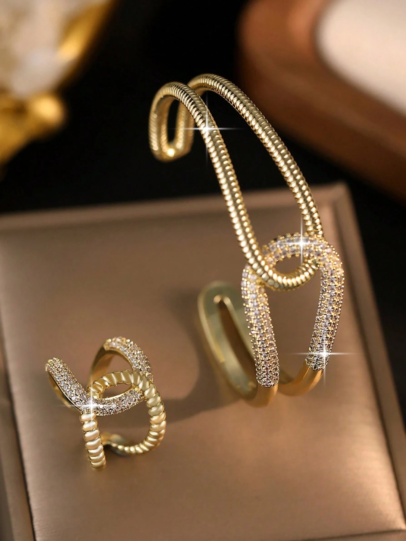 SHEIN 2pcs Twisted Cubic Zirconia Bracelet Ring Set