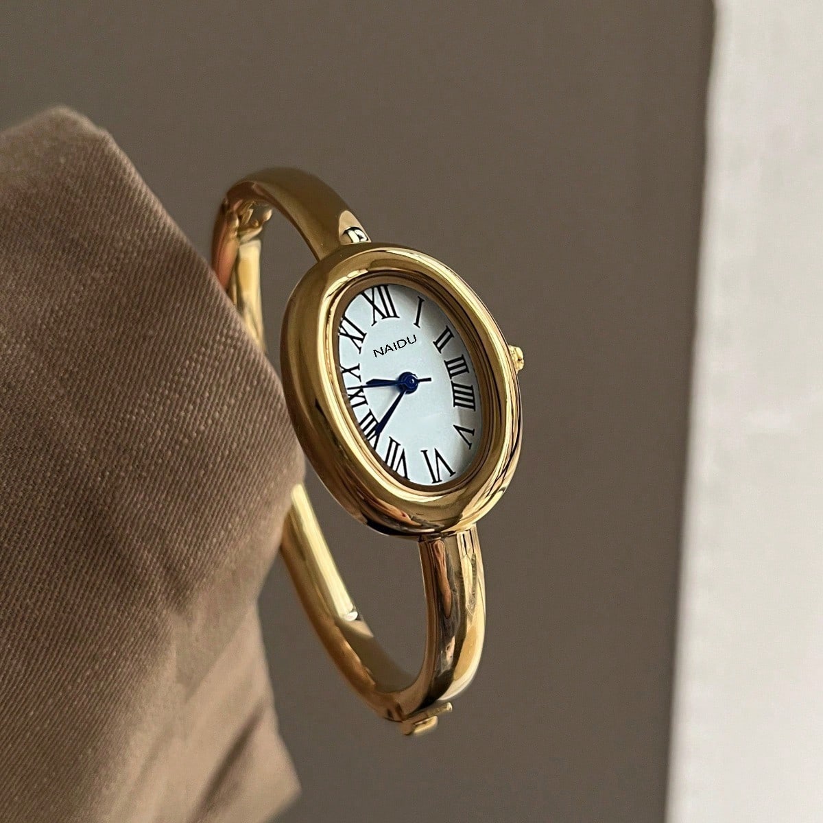 SHEIN Vintage Luxury Minimalist Women's Bracelet Watch