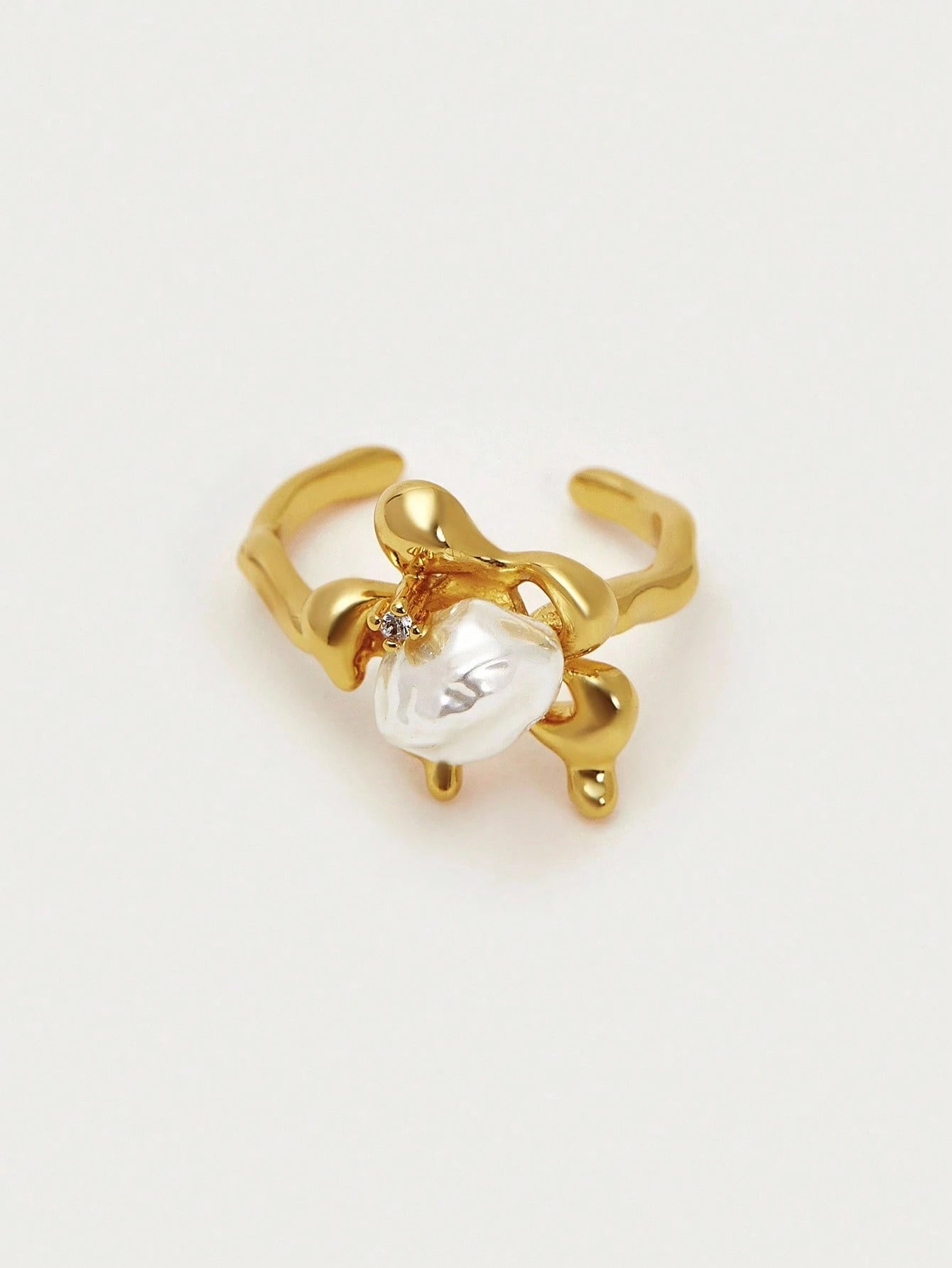 SHEIN Elegant Pearl Textured Luxury Ring Women