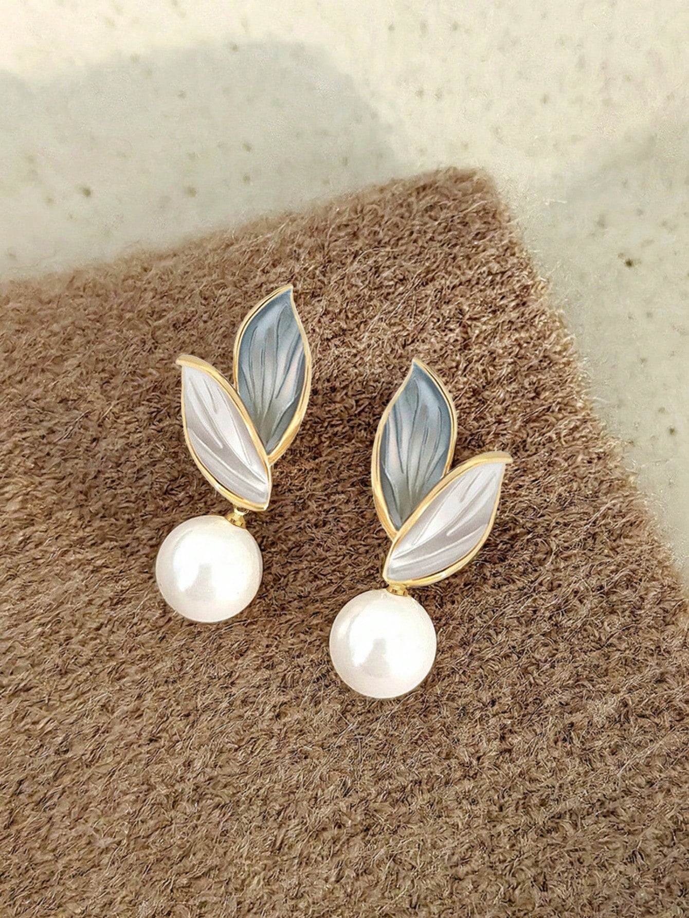 SHEIN Retro Coffee Leaf Faux Pearl Earrings Women