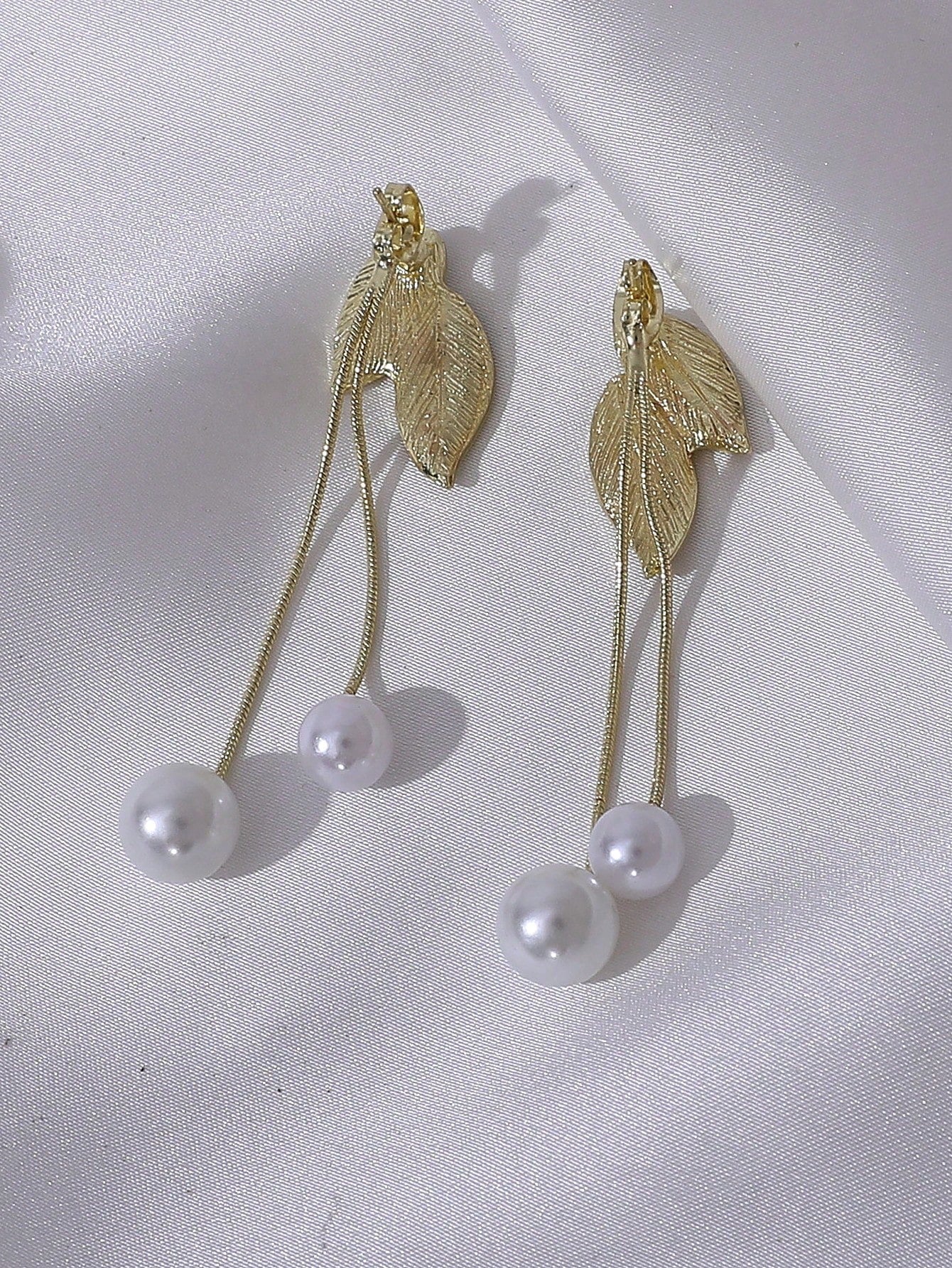 SHEIN Faux Pearl Decorative Earring Jackets Women