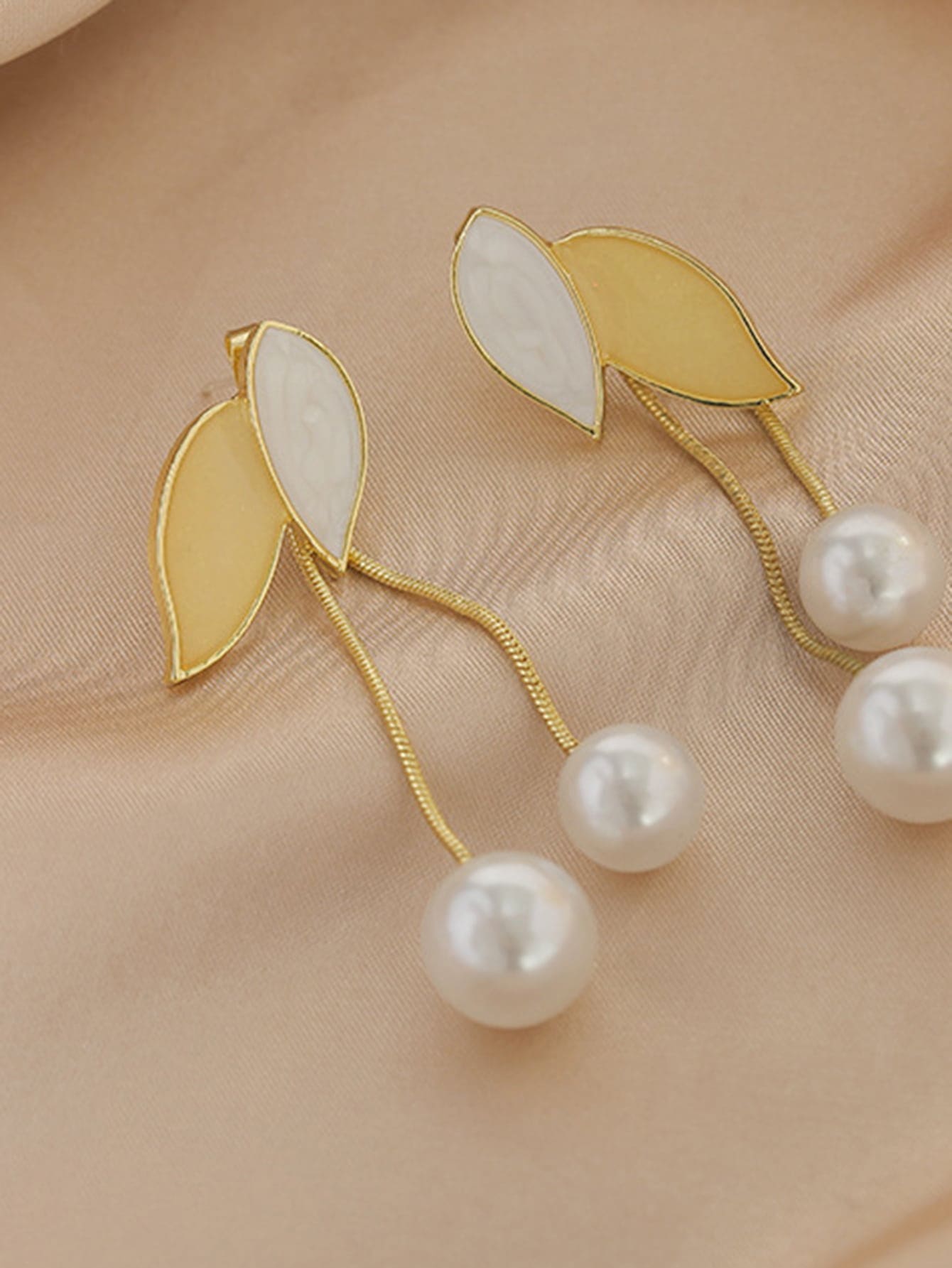SHEIN Faux Pearl Decorative Earring Jackets Women