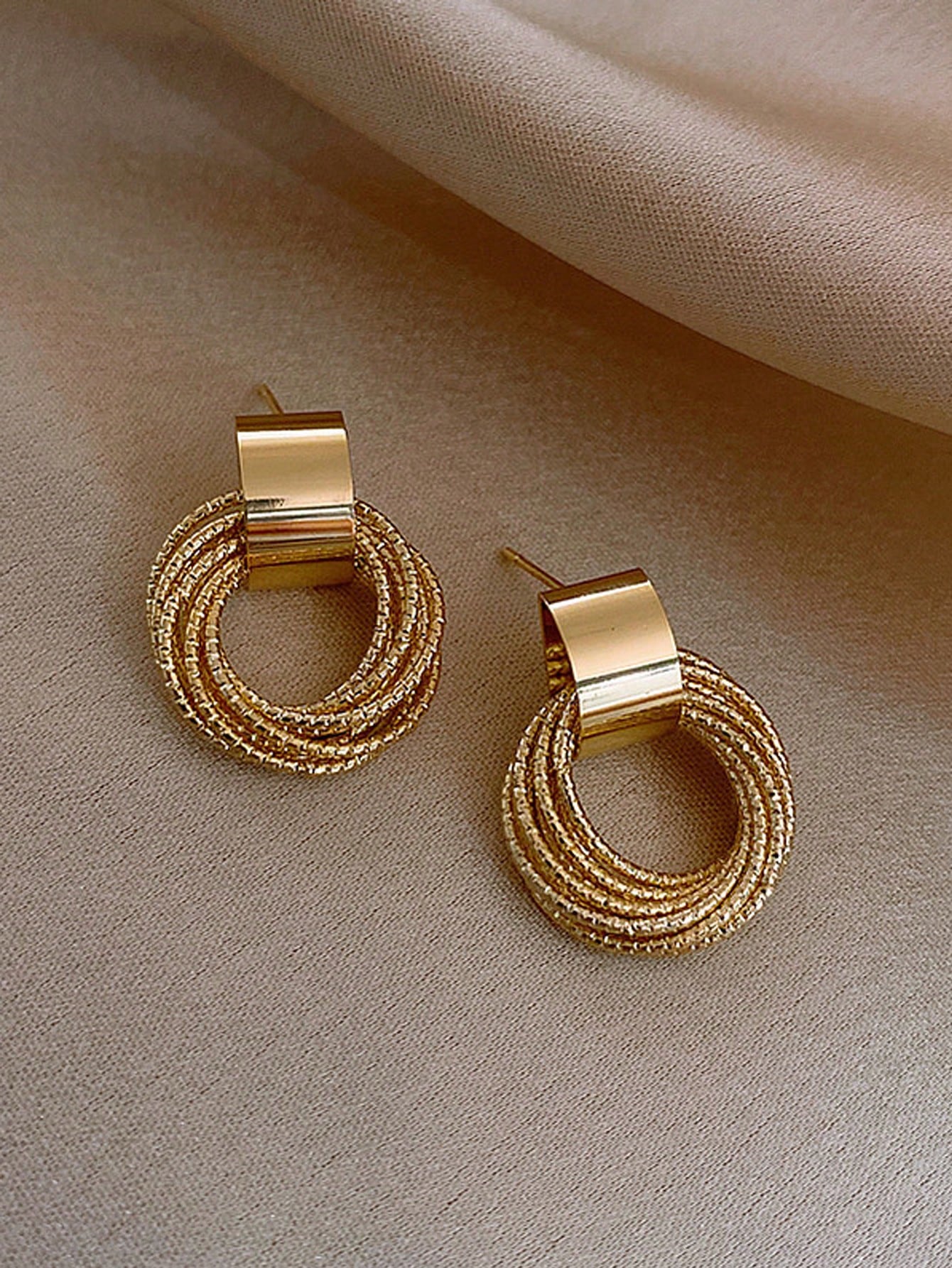 SHEIN Bridal Hollow Circle Multi-Layer Stud Earrings