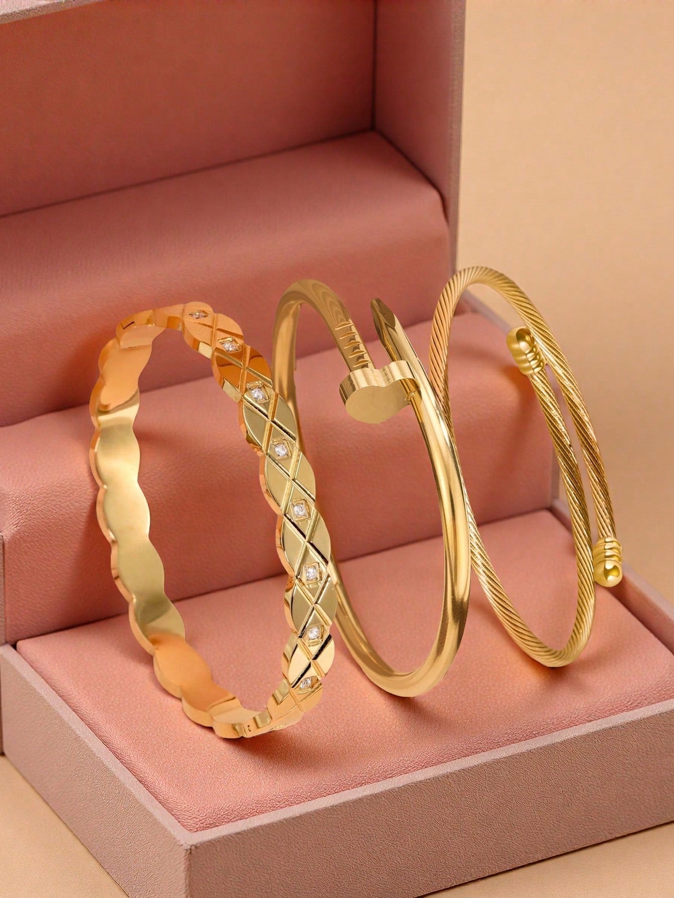 SHEIN 3pcs Stainless Steel Heart-Shaped Bangle Gold-Plated
