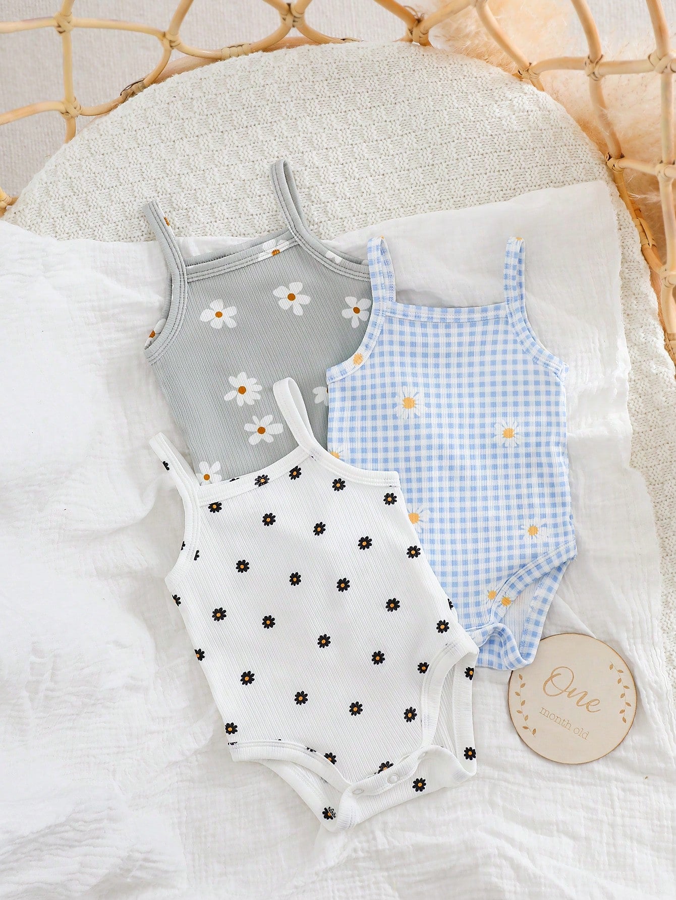 SHEIN 3pcs Newborn Baby Girls Summer Knitted Plaid Floral Bodysuit Set