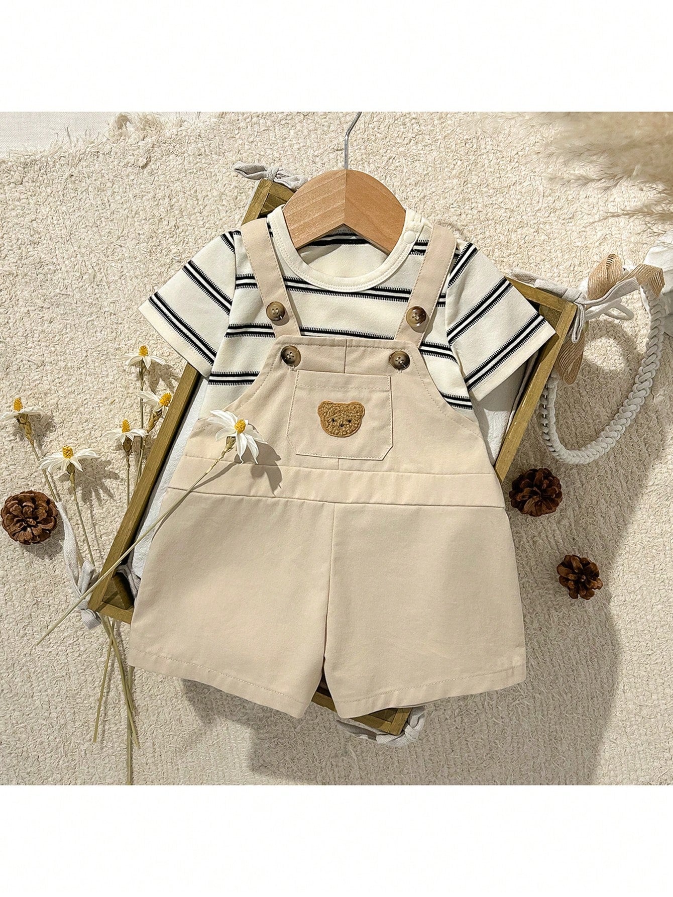 SHEIN Loomiva 2pcs Newborn Baby Boy/Girl Cartoon Bear Knitted Long Sleeve Top & Bib Pants Set