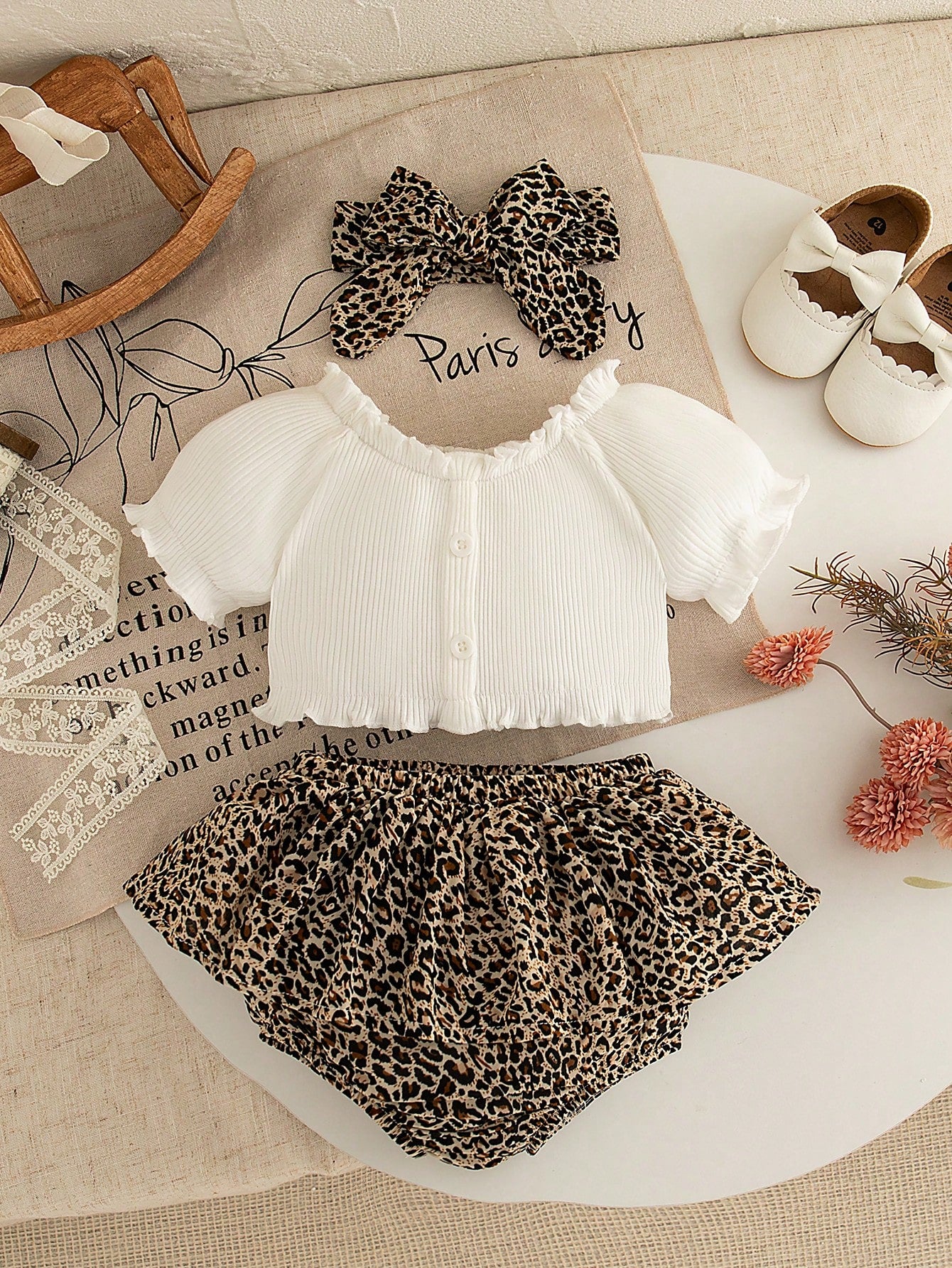 SHEIN Summer Baby Girl Ruffle Trim Top & Leopard Print Bloomer Set