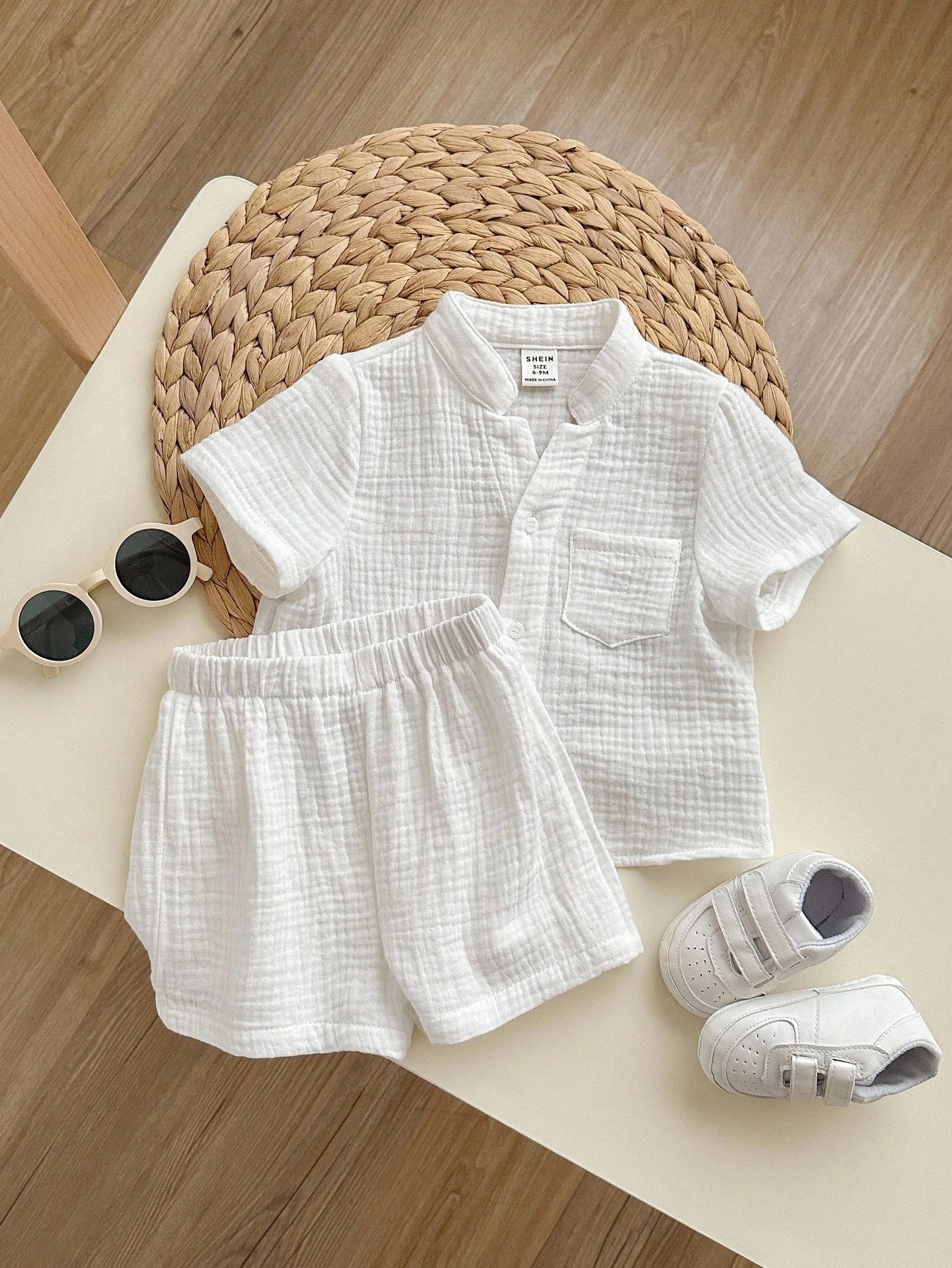 SHEIN Baby Boy Solid Notch Neck Top Shorts Set