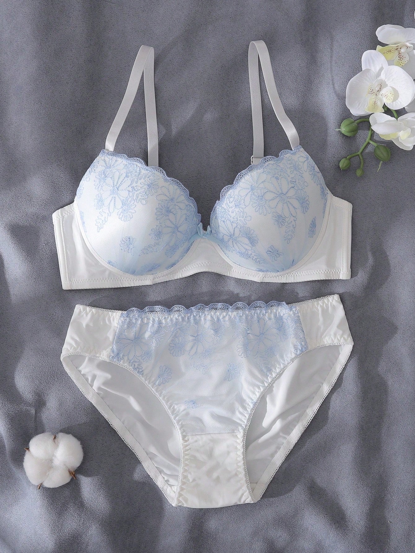 SHEIN DelicateAllure 2pcs Fresh Floral Embroidery Underwire Bra & Panties Set for Women