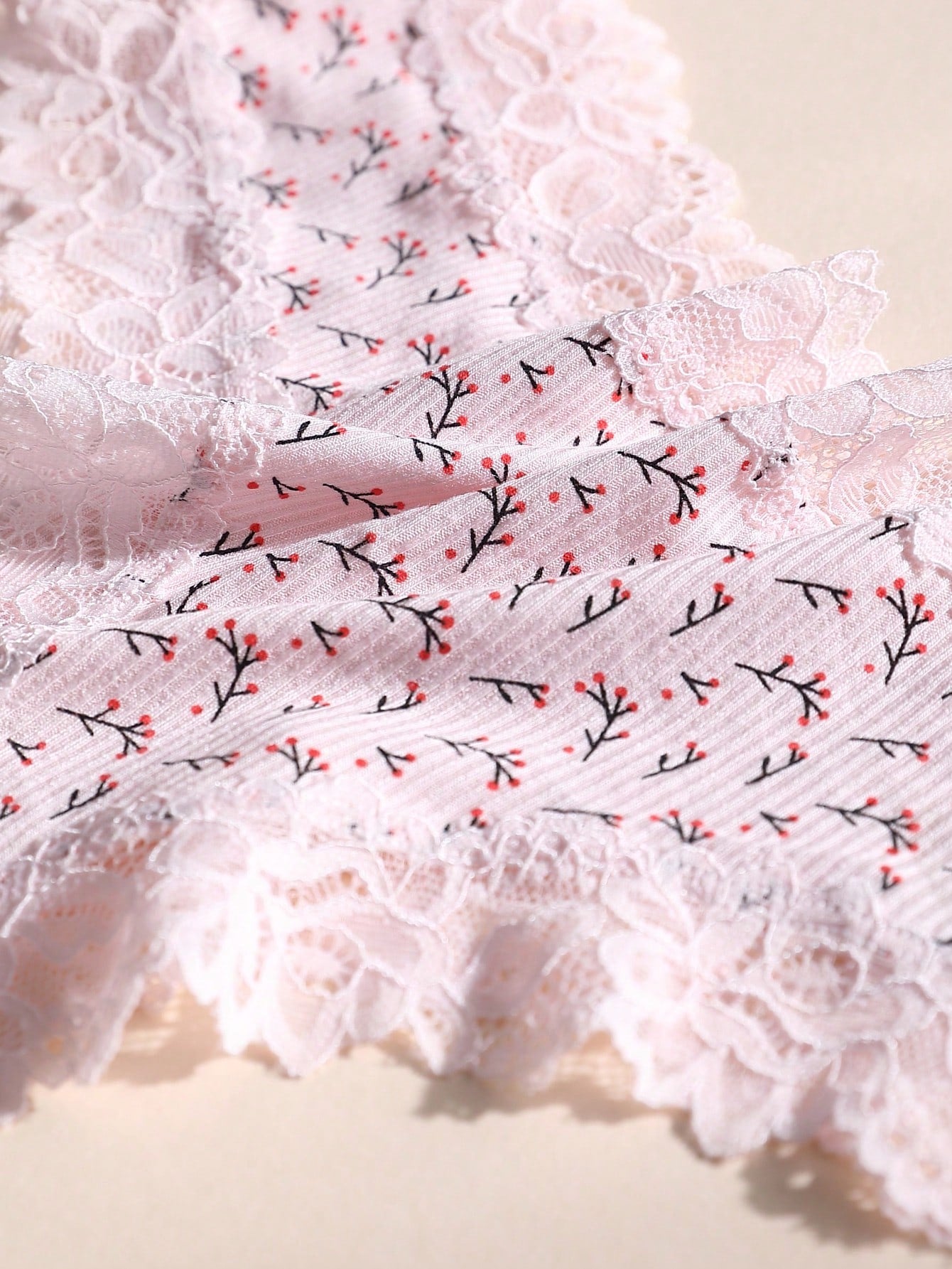 SHEIN 5pcs Women Sexy Lace Patchwork Seamless Low-Rise Thong Panties Set