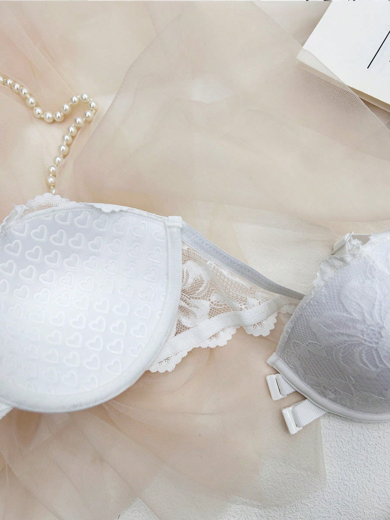 SHEIN Minimalist Lace Patchwork Strapless Front Closure Wireless Bra