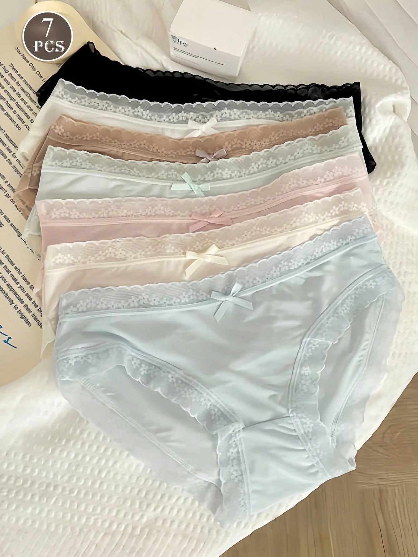 SHEIN 7pcs Women Lace Trim Solid Color Seamless Mid-Waist Briefs Set